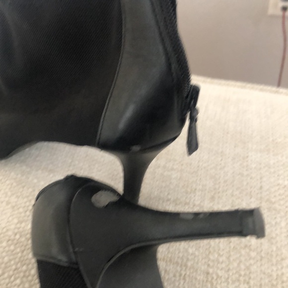Stretchable Kitten-heel Booties - Picture 2 of 5